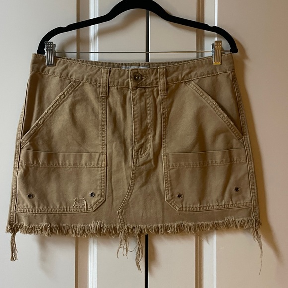 Free People Dresses & Skirts - Free People Cargo Skirt - Khaki Mustard color